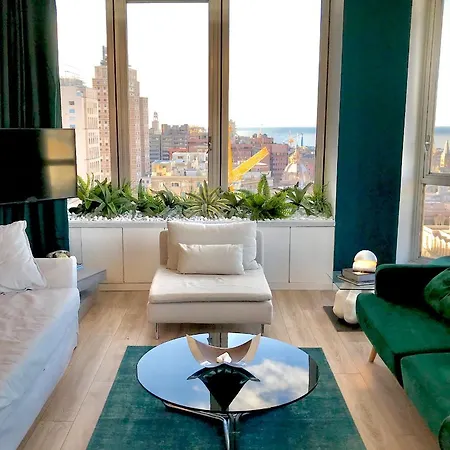 Penthouse With Spectacular Sea And Views Appartement *
